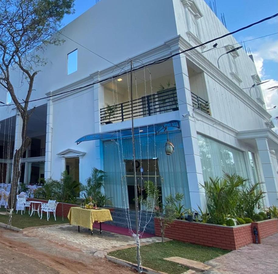 Hotel Northway Vavuniya Exterior foto