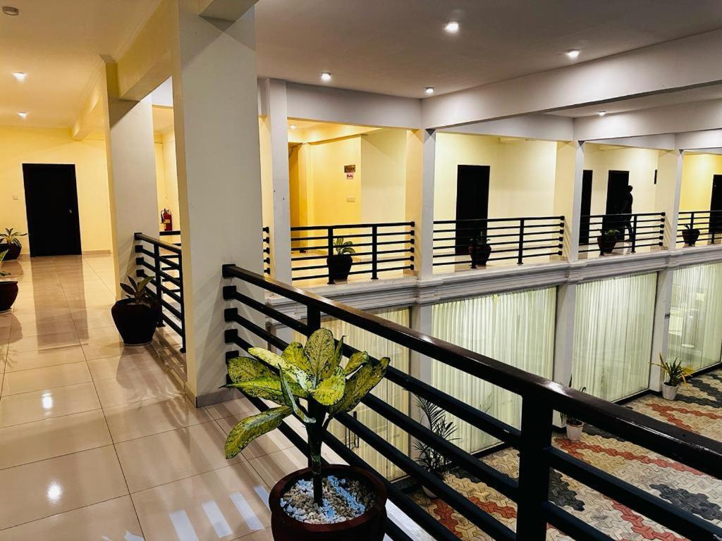 Hotel Northway Vavuniya Exterior foto