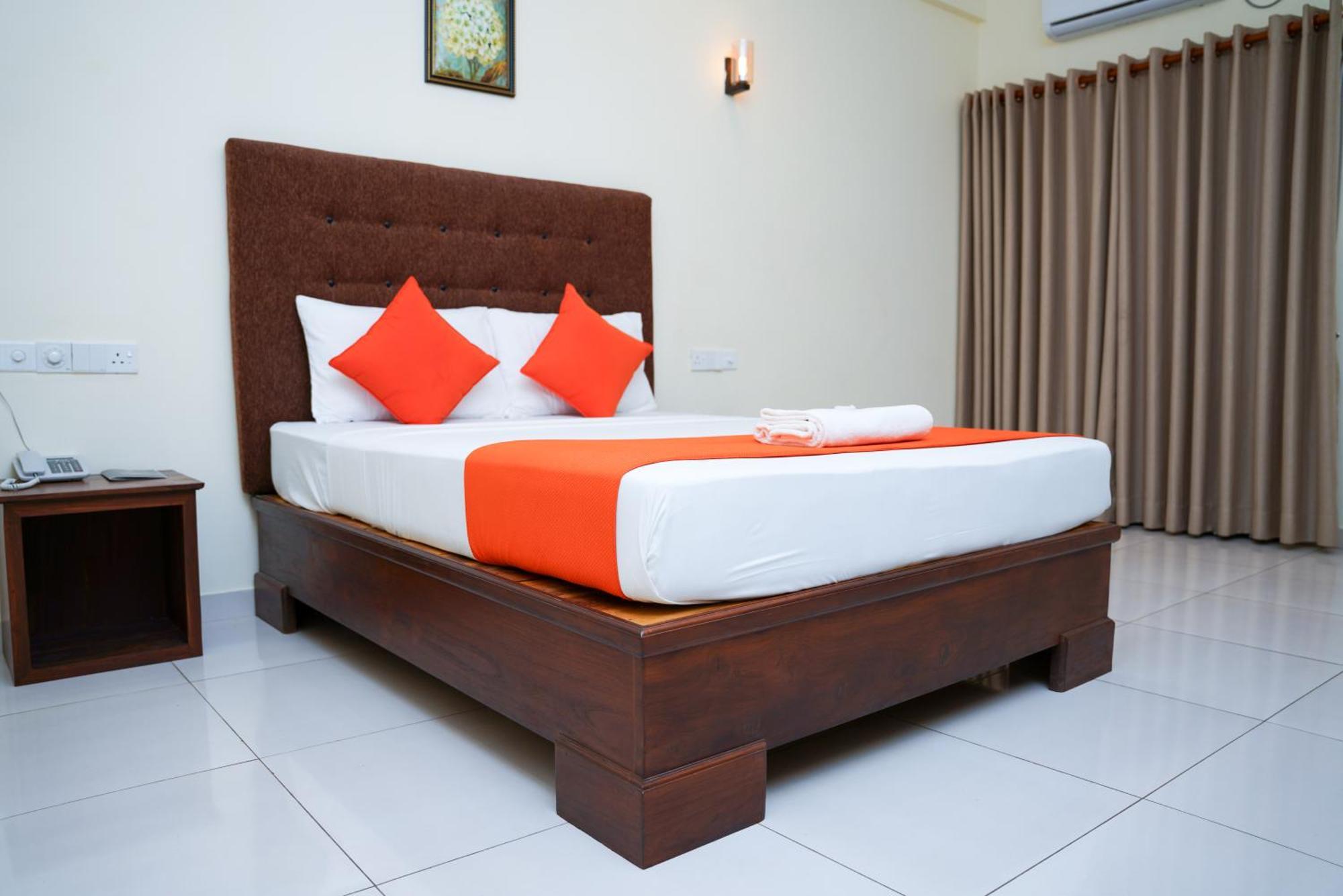 Hotel Northway Vavuniya Exterior foto
